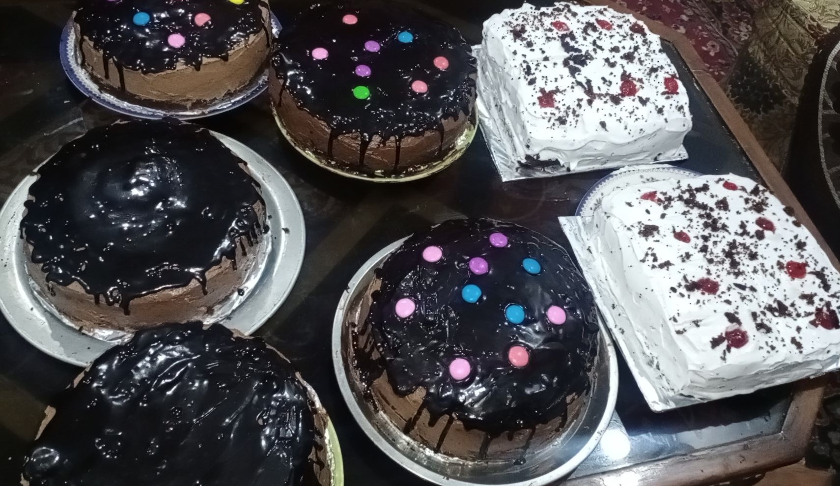 CHOCOLATE TRUFFLE CAKE / PASTRY